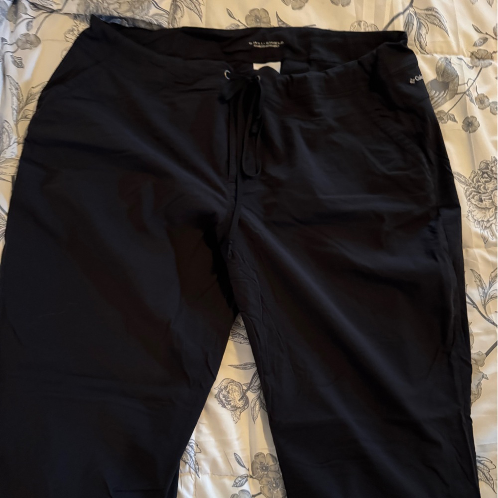 Women’s Drawstring Columbia Black Omni-Shield Pants
